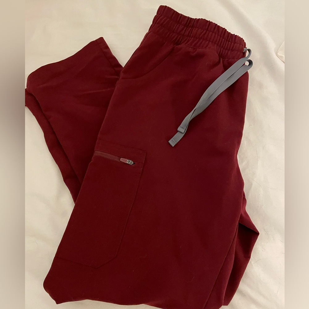 Figs, high rise straight leg pants, M